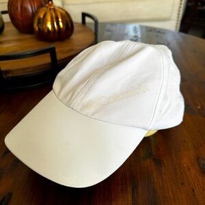 Columbia unisex white baseball cap